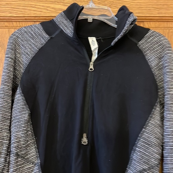 Lululemon 1/2 Zip Jacket, Size 6 - Picture 2 of 5